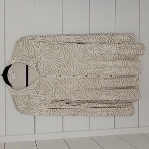 New Directions XL white & tan button down long sleeve